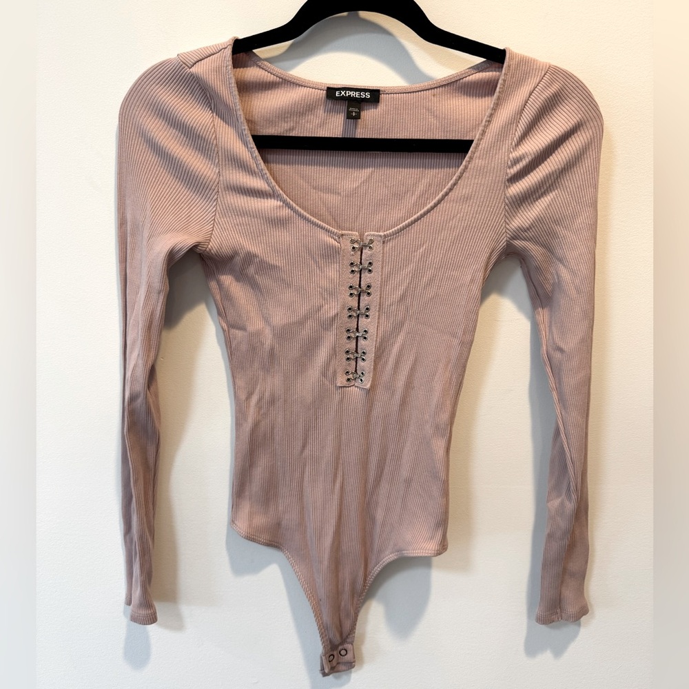 Express Women's Dusty Pink/Mauve Long Sleeve Ribbed Bodysuit